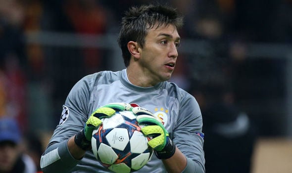 16-04/22/fernando-muslera-589066.jpg