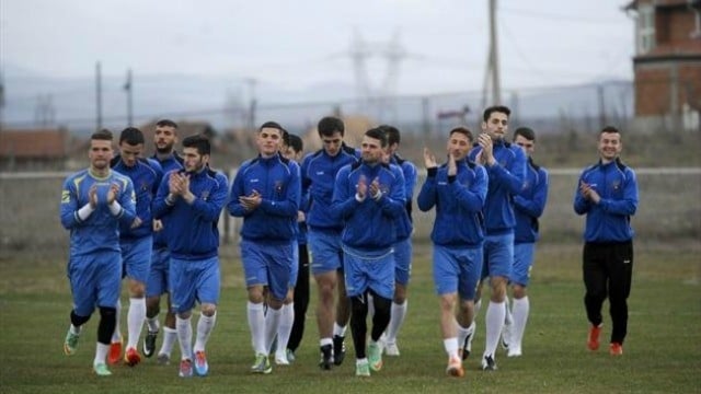 16-06/10/456625-1-kosovo-national-football-team-americapink-crop.jpg