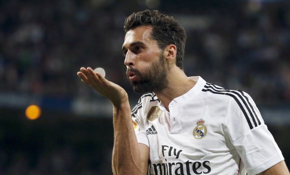 16-06/20/arbeloa-lanza-beso-2015-reuters.jpg