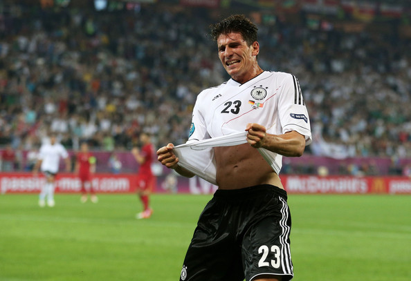 16-10/04/mario-gomez-germany-v-portugal-group-b-uefa-ibmuaqcq0ntl.jpg