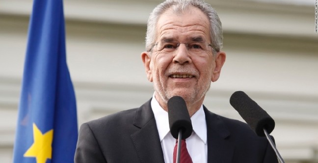 16-12/04/160524200732-president-elect-alexander-van-der-bellen-super-169-1480870407.jpg