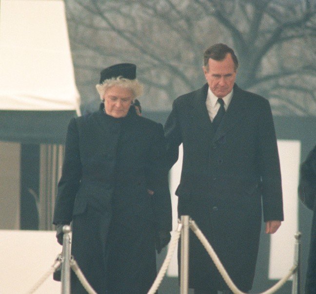 Eski Abd Başkanı George H W Bush Hayatını Kaybetti